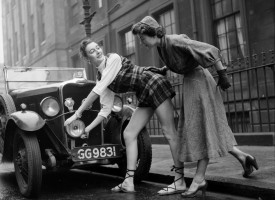 The first ‘Hot Pants’? Fashion photos at Glasgow School of Art, 1953