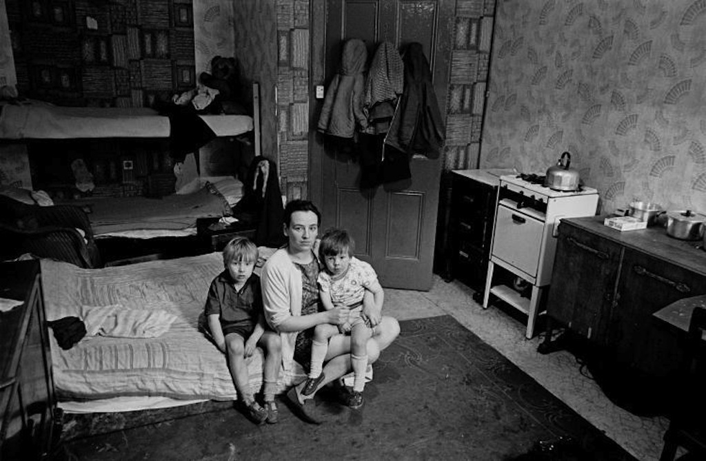 Mother-living-with-her-children-in-an-overcrowded-single-end-tenement-flat-Glasgow-1971-373-18