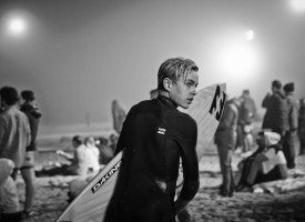 The night surfers of Cornwall; atmospheric photos in the moonlight