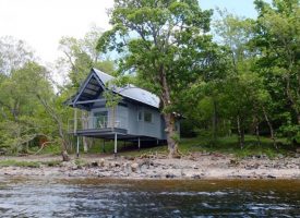 A place to stay on Loch Tay; beautiful boathouses