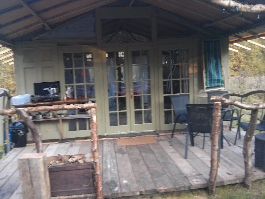 camping_pavillion_woodland_holiday_cottage