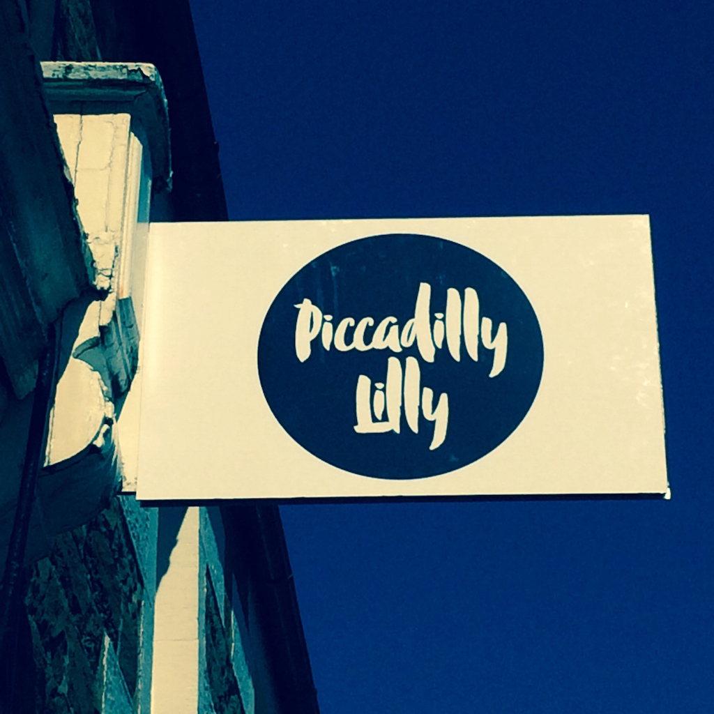 piccadilly_lily_clothes_jewellery_shop_elie_fife-sign