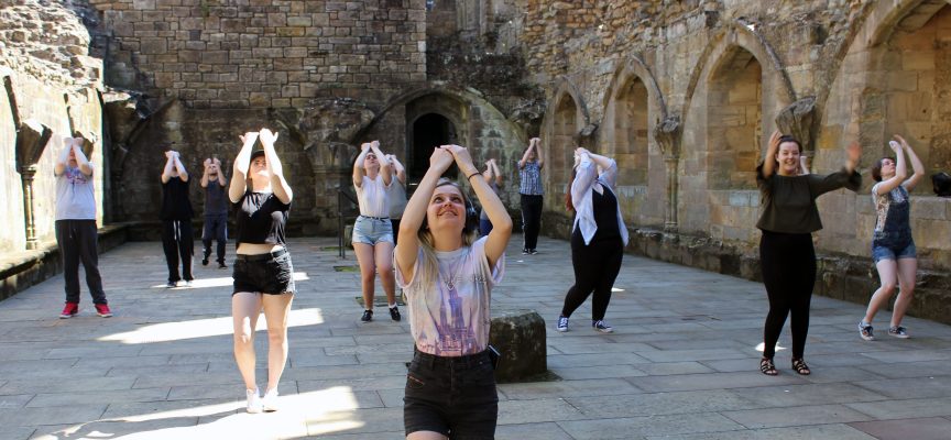 Watch live theatre performed in Dunfermline’s Royal Palace Ruins and Abbey